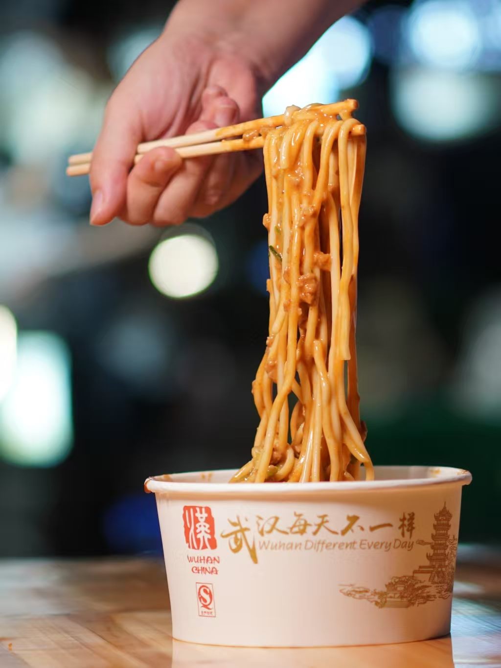 武汉热干面丰富小料特写